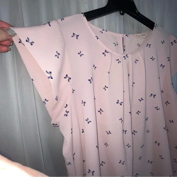 SOLD Flower & Feather 3XL Pink Bow Short Sleeve Flowy Top blouse shirt Plus Size - Picture 2 of 7